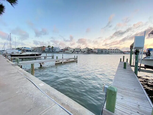 Building Photo - 14300 S Padre Island Dr