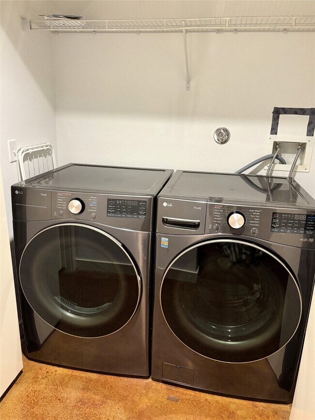 Building Photo - 2918 Commerce St