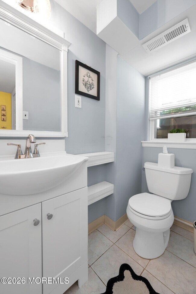 Building Photo - 55 S Lake Dr