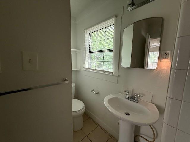 Building Photo - 618 Santos St