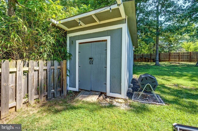 Building Photo - 7806 Jansen Dr