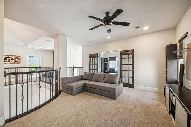 Building Photo - 618 Pink Azalea Trail