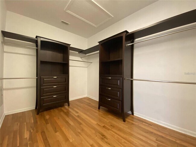 Building Photo - 11209 Village Brook Dr