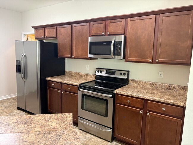 Building Photo - 214 Ladue Ave