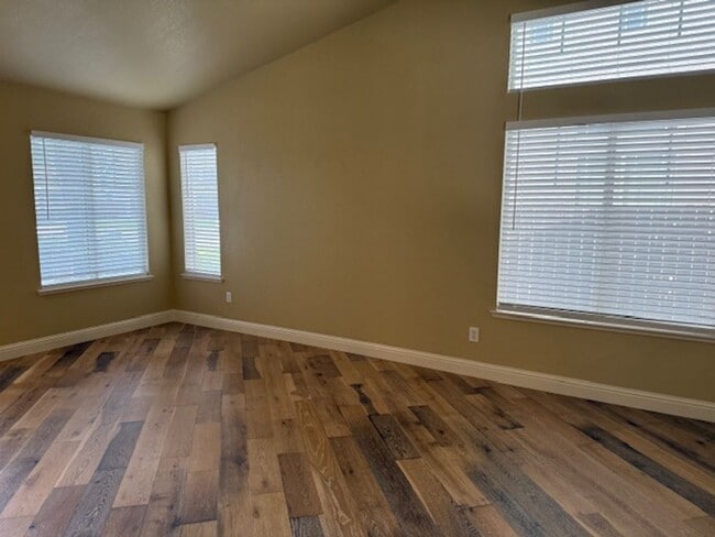 Building Photo - Single Story Home in a Great Location