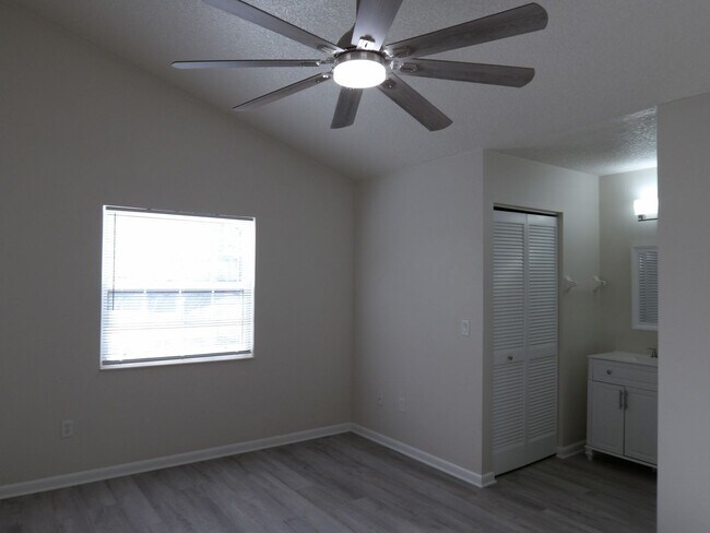 Building Photo - 75 A Wellwood Ln.