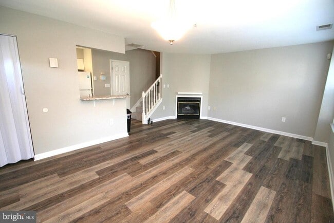 Building Photo - 6233 Sandpiper Ct