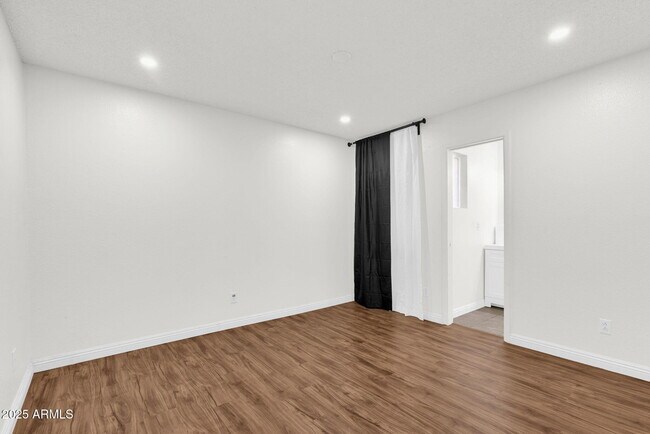 Building Photo - 3033 N 37th St