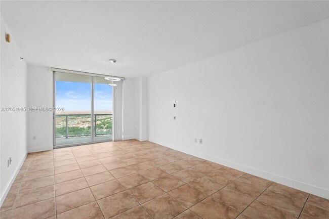 Building Photo - 2681 N Flamingo Rd