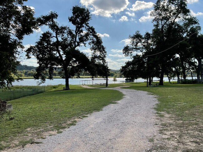 Building Photo - **Coming Soon** Gorgeous 3 Bedroom 2 Bath ...