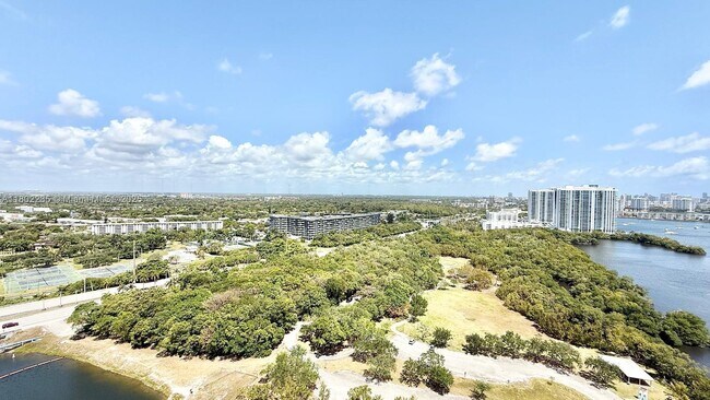 Building Photo - 16385 Biscayne Blvd