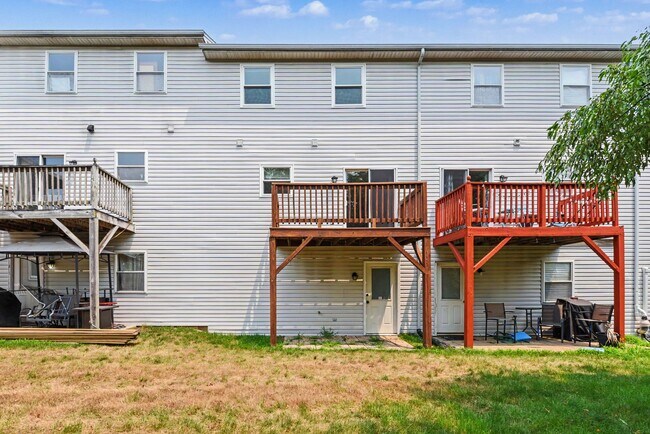 Building Photo - 7225 Capital Dr