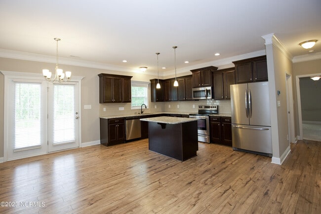 Building Photo - 721 Thrush Dr