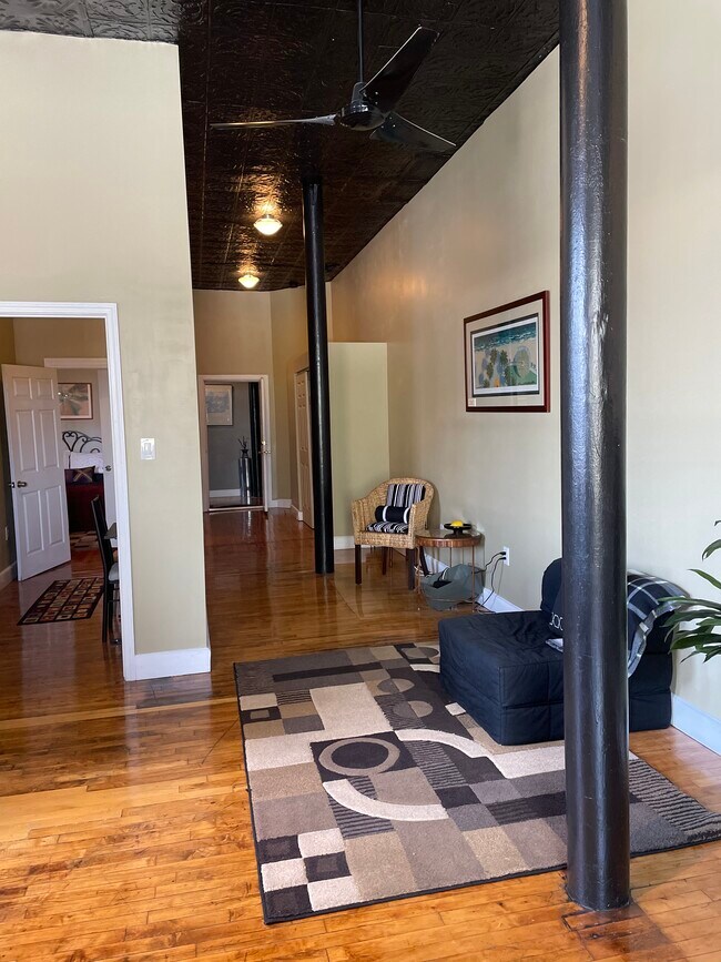 Building Photo - 4515 Olive St