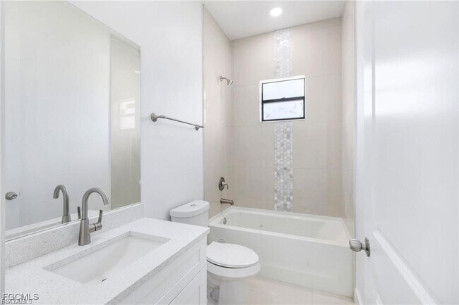 Building Photo - 3212 Vera Ct