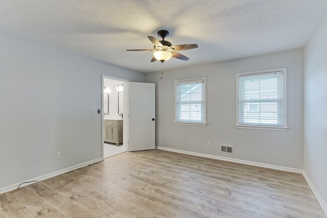 Building Photo - 6714 Copperfield Rd