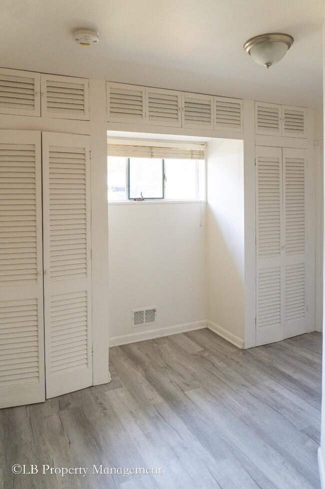 Building Photo - 1303 Lipan Dr