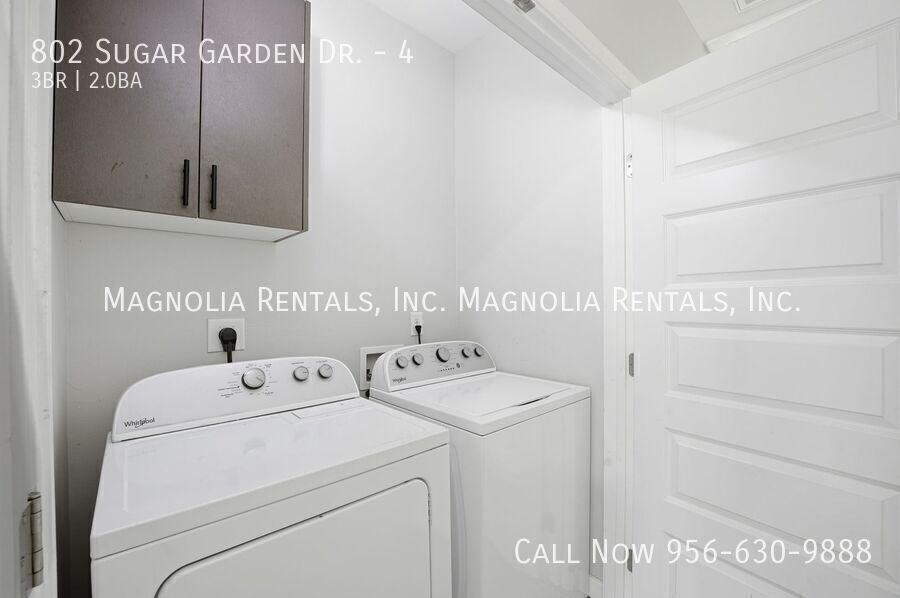 Building Photo - 802 Sugar Gdn Dr