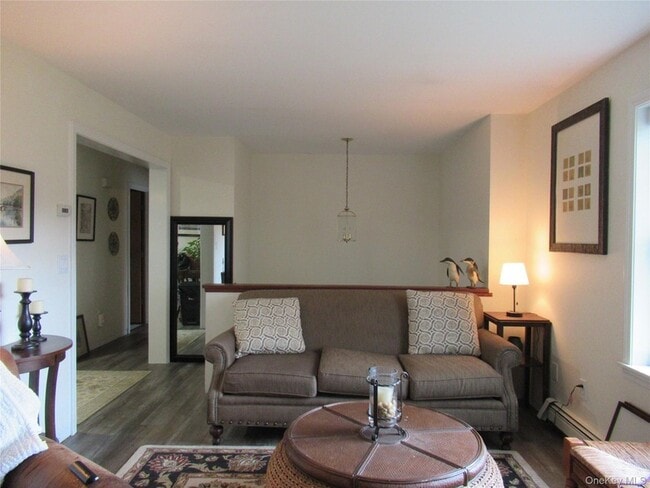 Building Photo - 63 River Rd