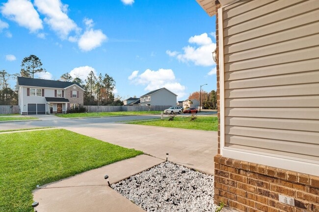 Building Photo - Like New Home for Rent in Hinesville!