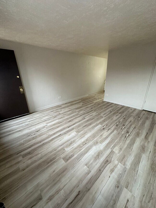 Building Photo - 2607 Poplar Ct