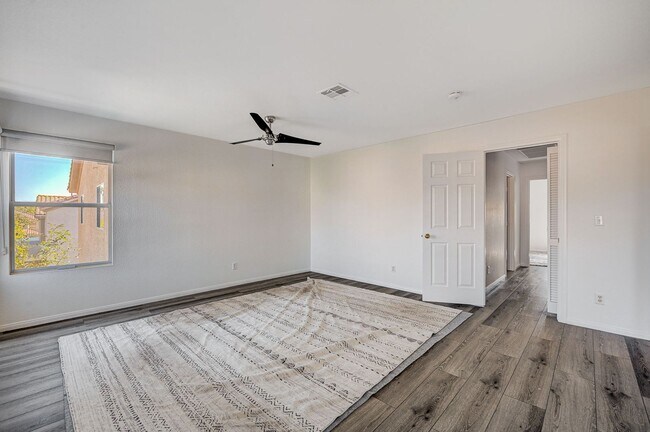 Building Photo - 3 BEDROOM + POOL IN DESIRABLE PECCOLE RANC...