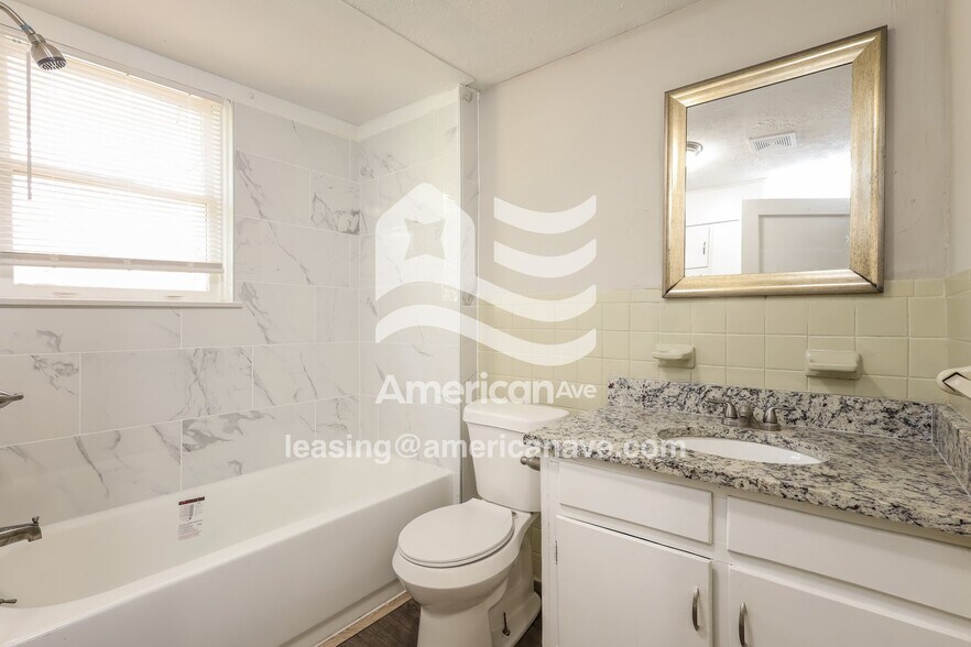 Building Photo - 1708 28th Ave