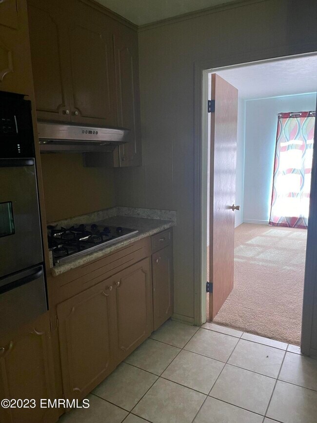 Building Photo - 10570 Woods Rd