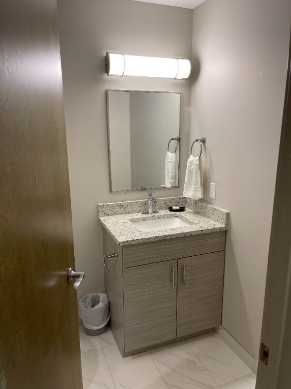 Building Photo - 1417 W9th St