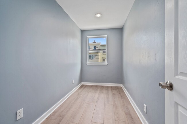 Building Photo - 4631 Torley St