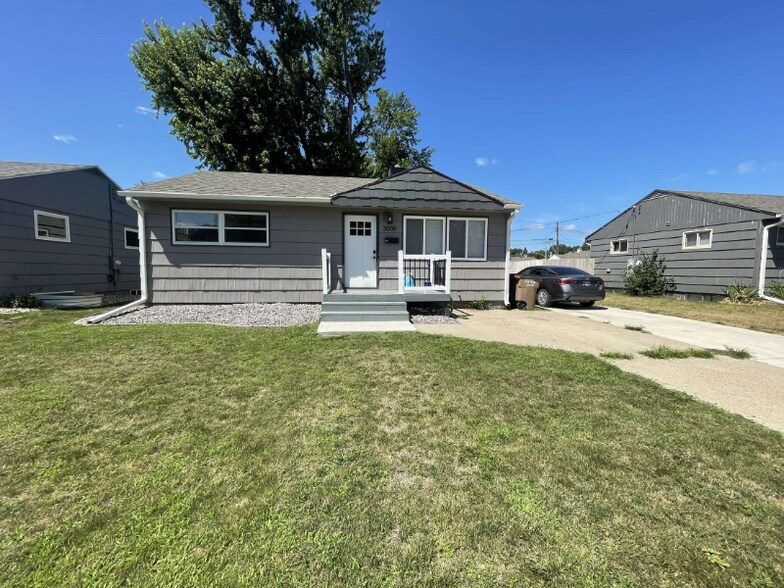 Primary Photo - 3009 S Covell Ave