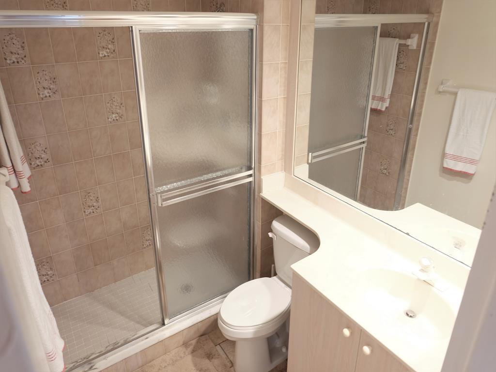 Building Photo - 10102 S Ocean Dr