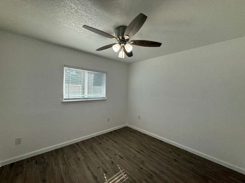 Building Photo - 6718 Pear Tree