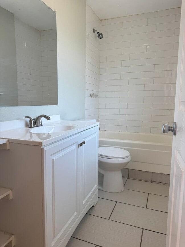 Building Photo - Welcome to 5810 Timberrock!