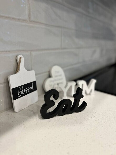 Building Photo - 15206 NE 96th St