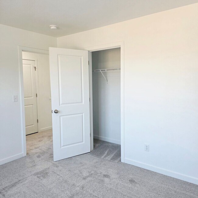 Building Photo - Brand New 4 Bedroom Home