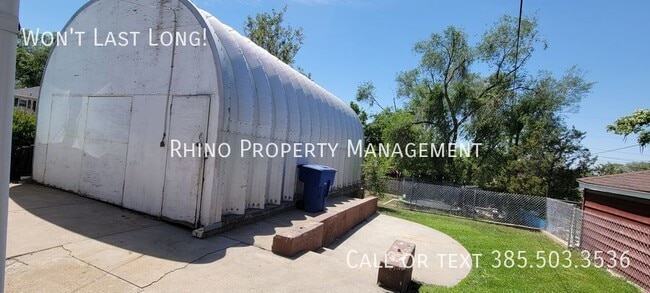 Building Photo - 3353 Porter Ave