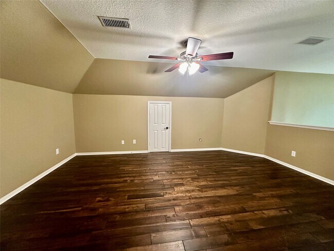 Building Photo - 3 W Greenhill Terrace Pl