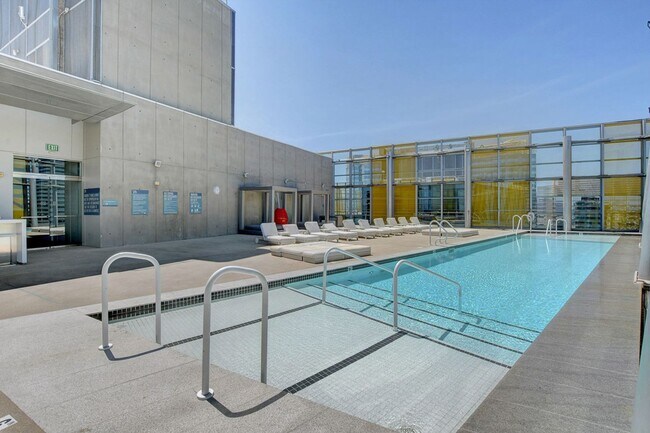 Building Photo - Stunning Strip Views from this Fully Furnished Studio Residence.