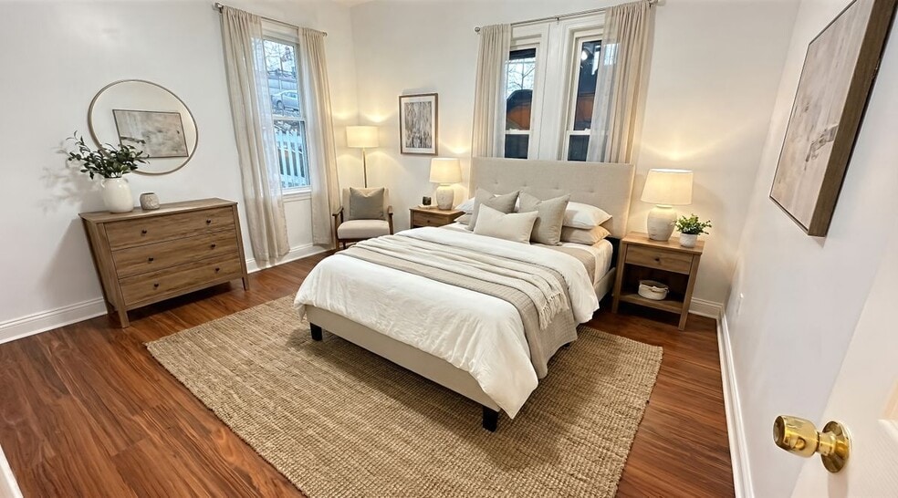 Building Photo - 24 Elm St