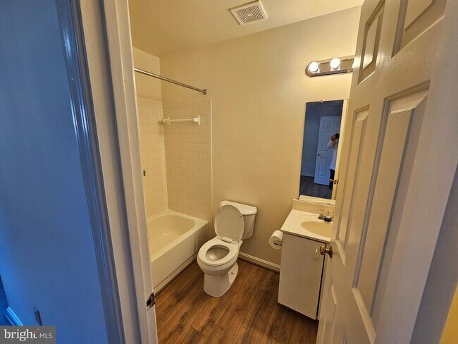 Building Photo - 6306 Over See Ct