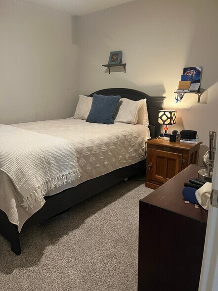 Building Photo - 326 Starlight Dr