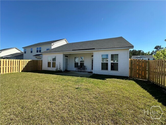 Building Photo - 124 Crystal Lake Dr