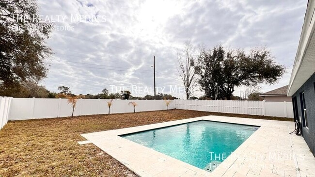 Building Photo - 2239 Wolf Ridge Ln