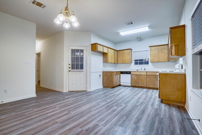 Building Photo - 307 Rawhide Loop