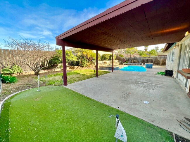 Building Photo - Beautiful 5 BD/2BA w/ Attached Garage & Sw...