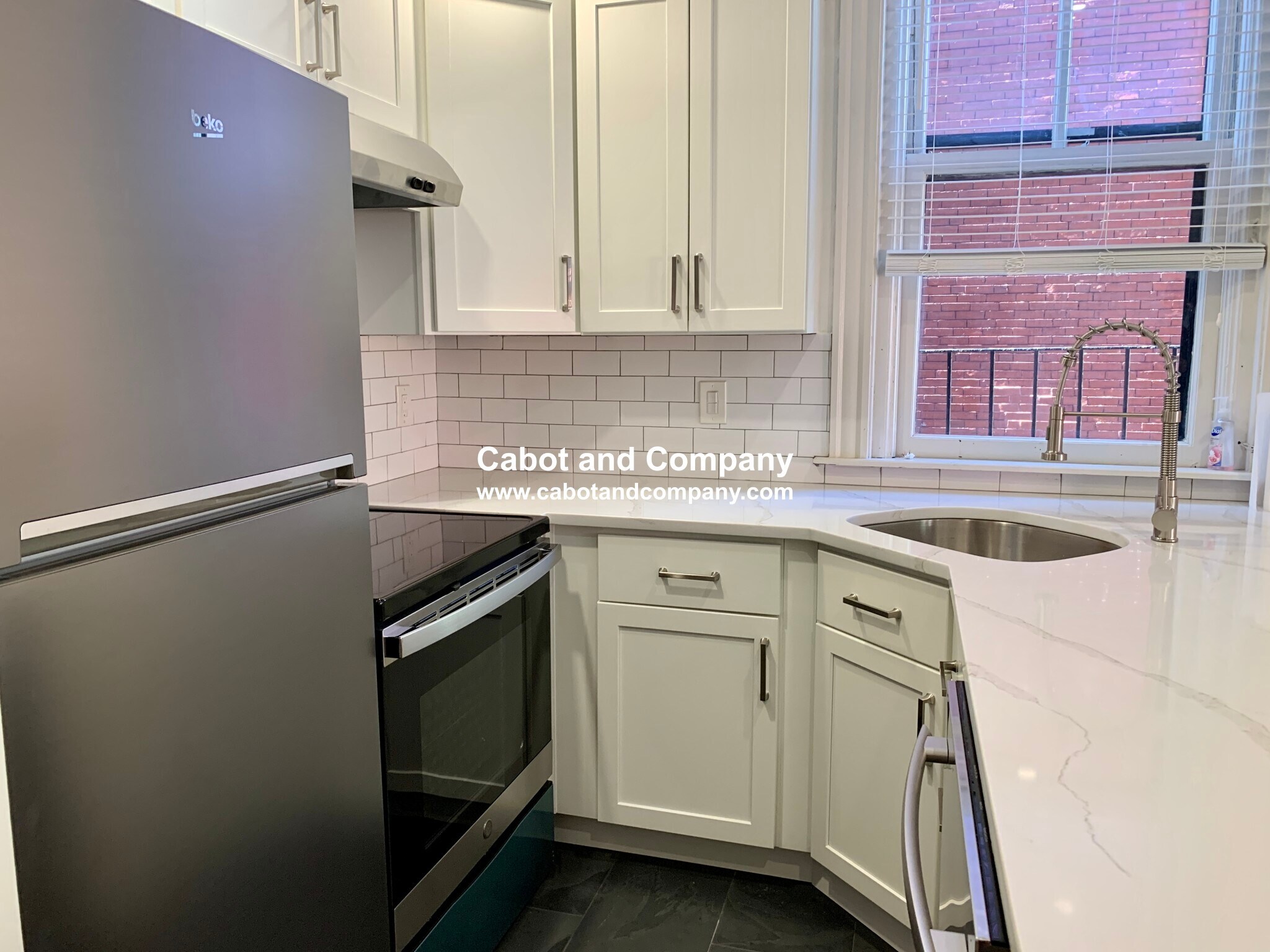 Building Photo - 428 Marlborough St