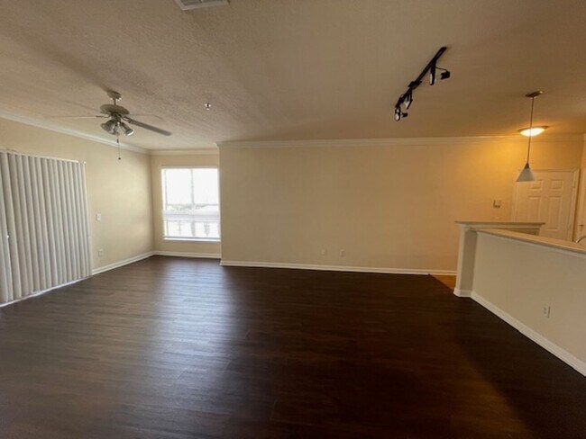 Building Photo - Gardens of Bridgehampton - 2 Bed - 2 bath ...