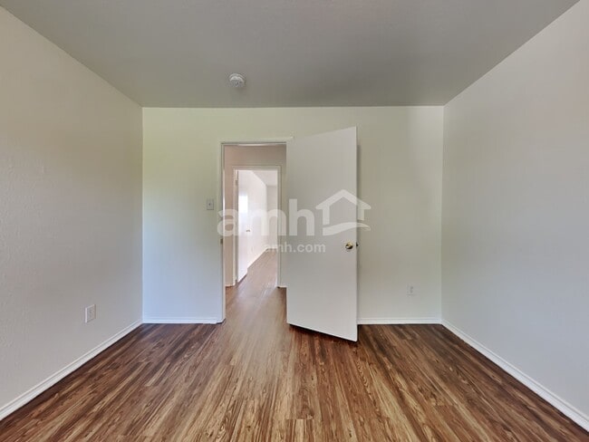 Building Photo - 13209 Ridgepointe Rd