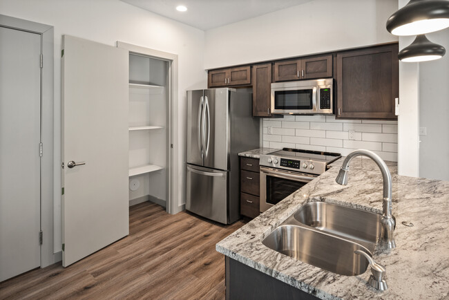 Kitchen/Pantry - 1008 E Mullan Ave